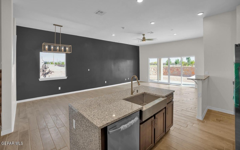193 White Oaks Trail, Sunland Park, NM 88063, 6 Bedrooms Bedrooms, ,3 BathroomsBathrooms,Residential,For Sale,193 White Oaks Trail,905411