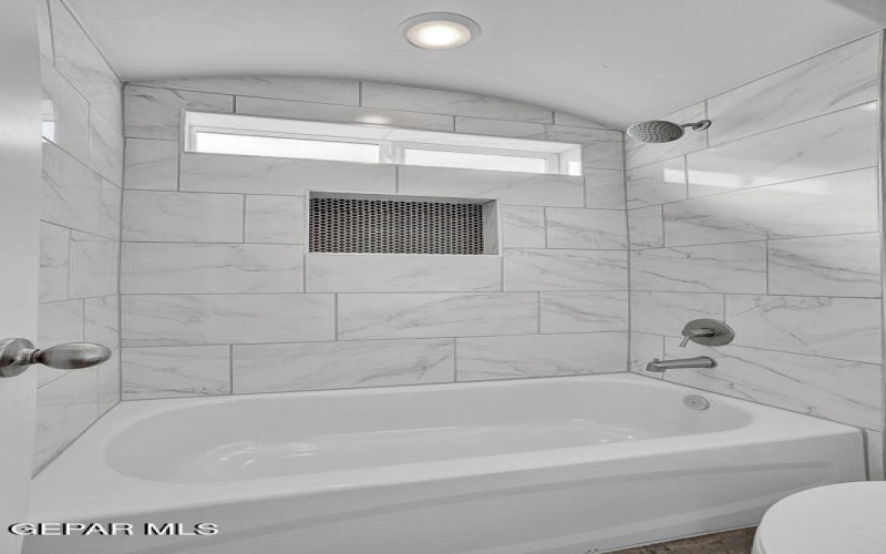 193 White Oaks Trail, Sunland Park, NM 88063, 6 Bedrooms Bedrooms, ,3 BathroomsBathrooms,Residential,For Sale,193 White Oaks Trail,905411