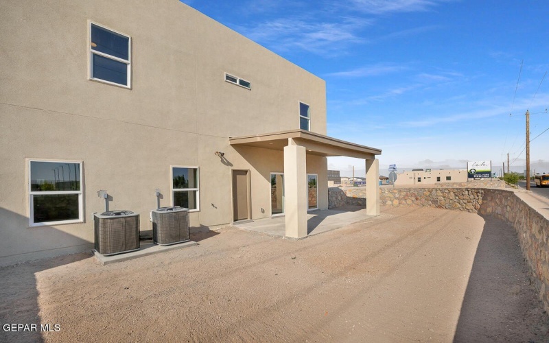 193 White Oaks Trail, Sunland Park, NM 88063, 6 Bedrooms Bedrooms, ,3 BathroomsBathrooms,Residential,For Sale,193 White Oaks Trail,905411
