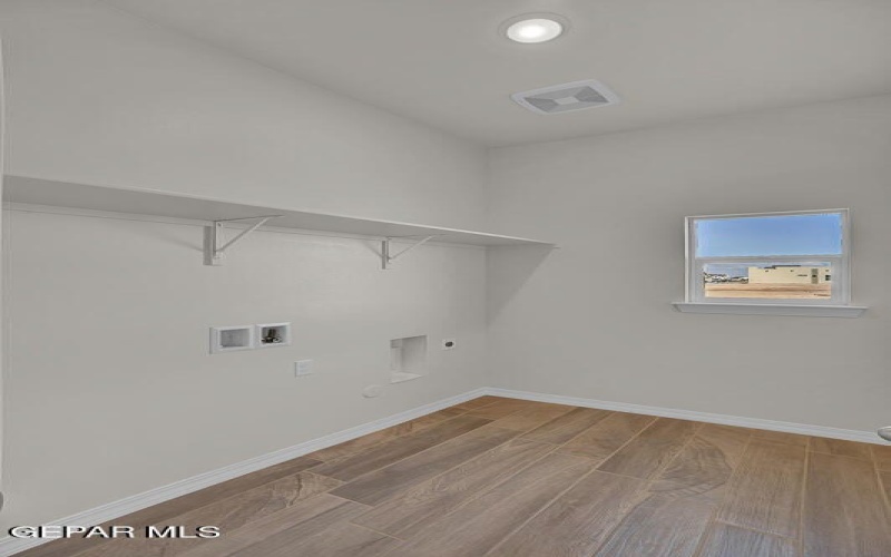 193 White Oaks Trail, Sunland Park, NM 88063, 6 Bedrooms Bedrooms, ,3 BathroomsBathrooms,Residential,For Sale,193 White Oaks Trail,905411
