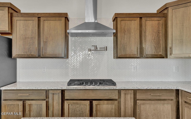 193 White Oaks Trail, Sunland Park, NM 88063, 6 Bedrooms Bedrooms, ,3 BathroomsBathrooms,Residential,For Sale,193 White Oaks Trail,905411
