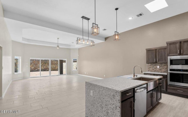 150 White Oaks Trail, Sunland Park, NM 88063, 5 Bedrooms Bedrooms, ,3 BathroomsBathrooms,Residential,For Sale,150 White Oaks Trail,905416