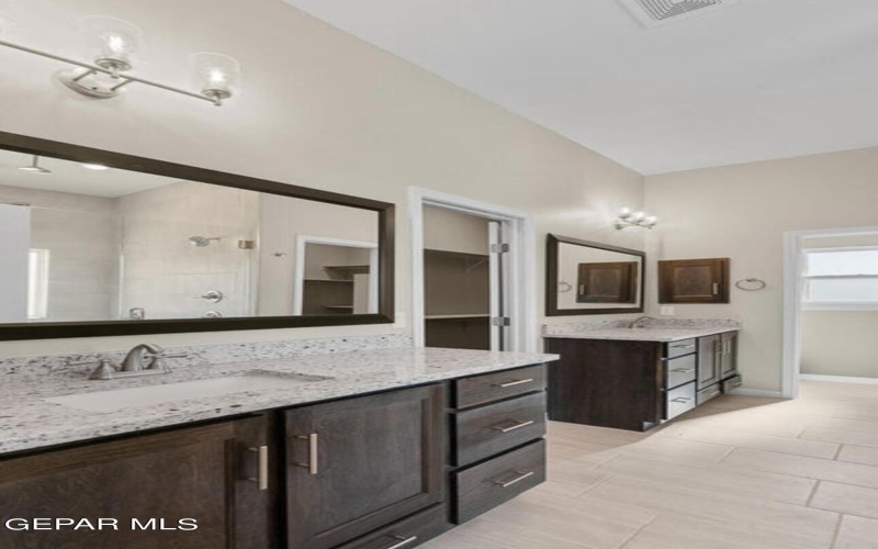 150 White Oaks Trail, Sunland Park, NM 88063, 5 Bedrooms Bedrooms, ,3 BathroomsBathrooms,Residential,For Sale,150 White Oaks Trail,905416