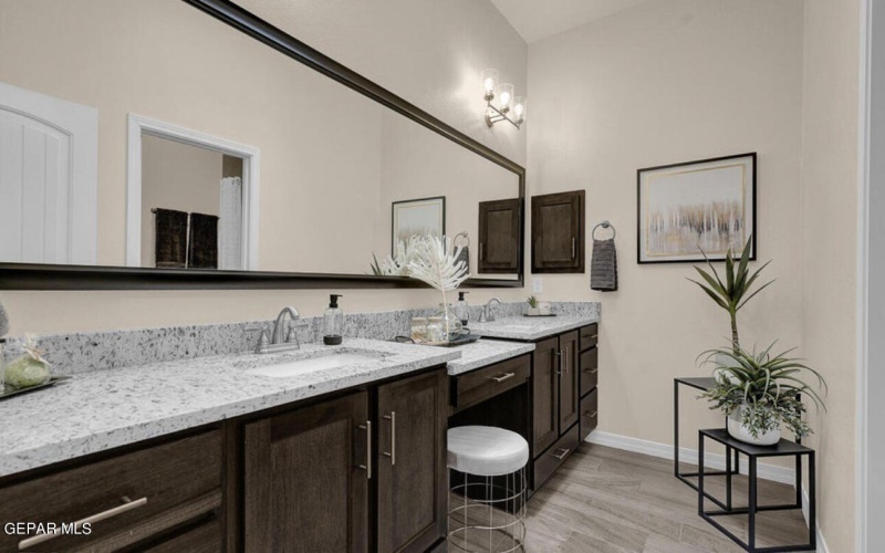 155 White Oaks Trail, Sunland Park, NM 88063, 5 Bedrooms Bedrooms, ,2 BathroomsBathrooms,Residential,For Sale,155 White Oaks Trail,905437