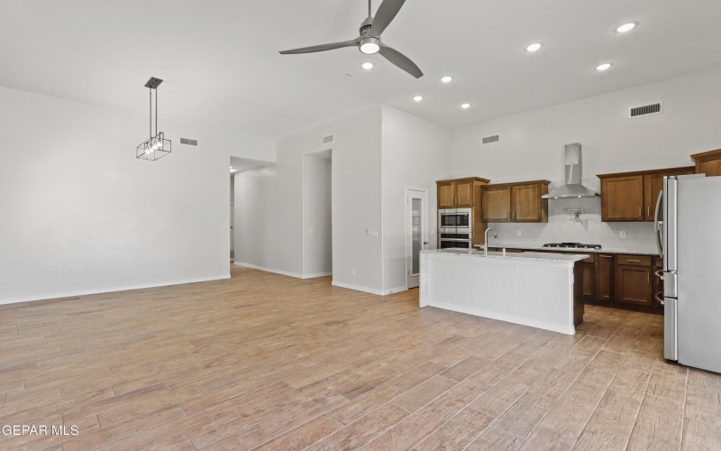 15136 Ambition Avenue, El Paso, TX 79938, 5 Habitaciones Habitaciones , ,3 BañosBaños,Residential,En Venta,15136 Ambition Avenue,895043