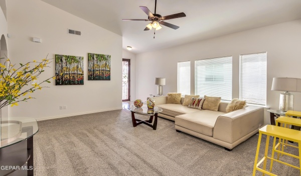 14325 Chris Zingo Lane, Horizon City, TX 79928, 3 Bedrooms Bedrooms, ,2 BathroomsBathrooms,Residential,For Sale,14325 Chris Zingo Lane,906903