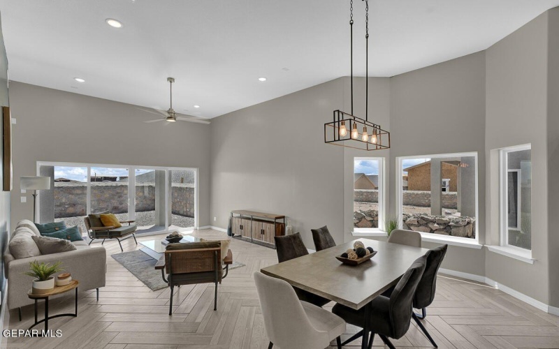 13397 Cinderford Avenue, Horizon City, TX 79928, 5 Habitaciones Habitaciones , ,3 BañosBaños,Residential,En Venta,13397 Cinderford Avenue,896644