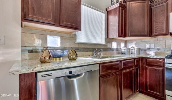 13677 Beobridge Avenue, El Paso, TX 79928, 4 Habitaciones Habitaciones , ,2 BañosBaños,Residential,En Venta,13677 Beobridge Avenue,896801