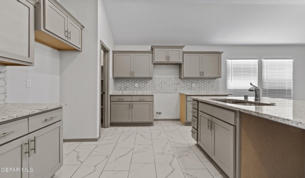 13945 Summer Valley Avenue, El Paso, TX 79928, 4 Habitaciones Habitaciones , ,3 BañosBaños,Residential,En Venta,13945 Summer Valley Avenue,907783