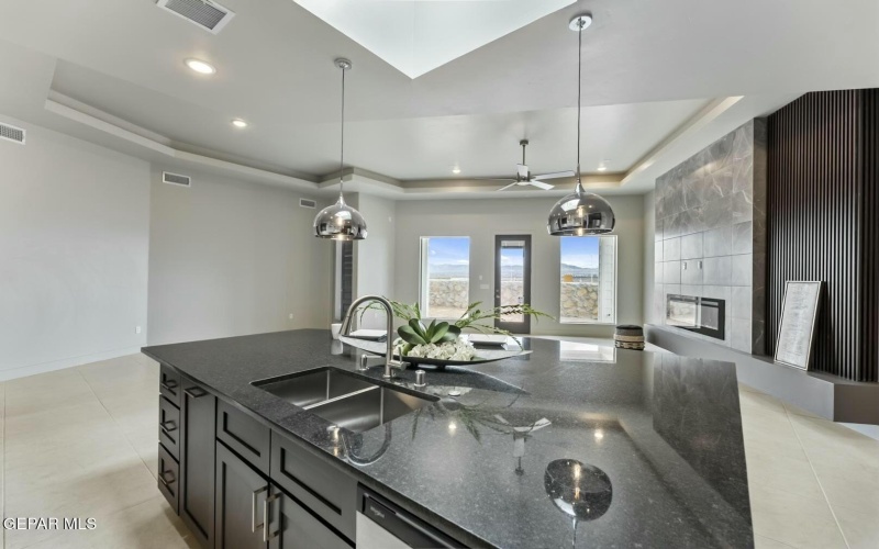 947 Bromyard Drive, Horizon City, TX 79928, 4 Habitaciones Habitaciones , ,3 BañosBaños,Residential,En Venta,947 Bromyard Drive,900444