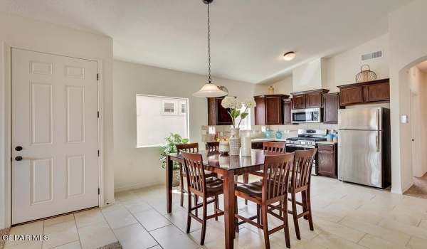 13805 Summer Story Avenue, El Paso, TX 79928, 3 Habitaciones Habitaciones , ,2 BañosBaños,Residential,En Venta,13805 Summer Story Avenue,900694
