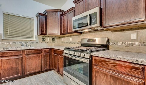 13804 Vicky Brewer Avenue, El Paso, TX 79928, 3 Habitaciones Habitaciones , ,2 BañosBaños,Residential,En Venta,13804 Vicky Brewer Avenue,900772