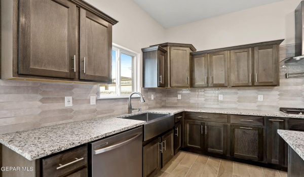 13272 Coldham Street, Horizon City, TX 79928, 6 Habitaciones Habitaciones , ,5 BañosBaños,Residential,En Venta,13272 Coldham Street,901982