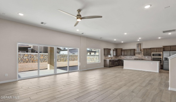 13272 Coldham Street, Horizon City, TX 79928, 6 Habitaciones Habitaciones , ,5 BañosBaños,Residential,En Venta,13272 Coldham Street,901982