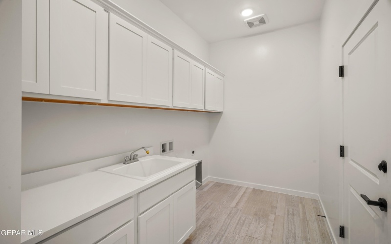 7355 Cimarron Rim Drive, El Paso, TX 79911, 4 Bedrooms Bedrooms, ,3 BathroomsBathrooms,Residential,For Sale,7355 Cimarron Rim Drive,904036