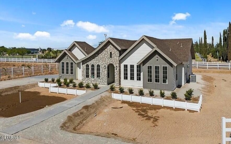 161 Johnny Telles Drive, Clint, TX 79836, 4 Bedrooms Bedrooms, ,3 BathroomsBathrooms,Residential,For Sale,161 Johnny Telles Drive,911437