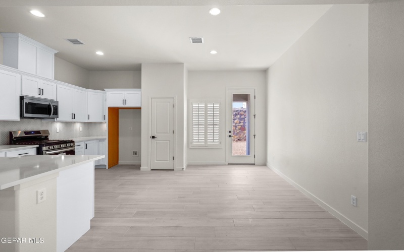 13866 Paseo Central Avenue, El Paso, TX 79928, 3 Bedrooms Bedrooms, ,2 BathroomsBathrooms,Residential,For Sale,13866 Paseo Central Avenue,911596