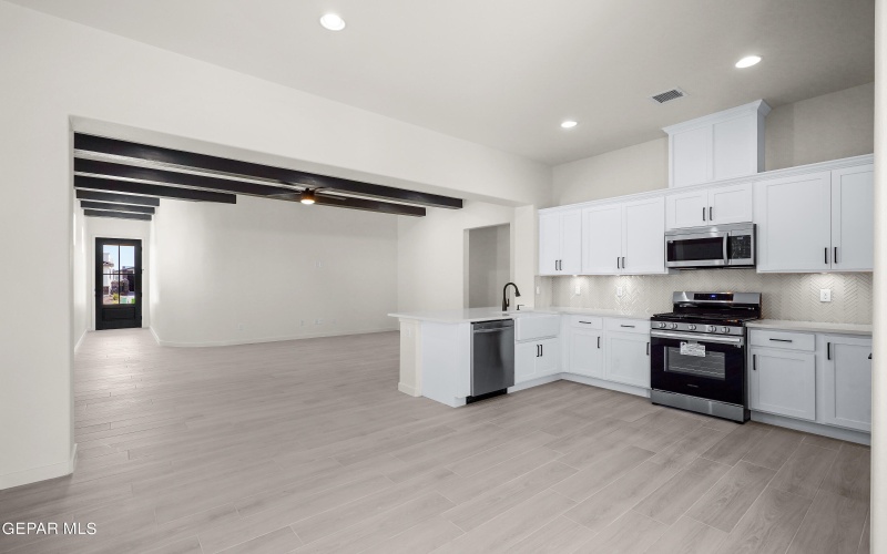 13866 Paseo Central Avenue, El Paso, TX 79928, 3 Bedrooms Bedrooms, ,2 BathroomsBathrooms,Residential,For Sale,13866 Paseo Central Avenue,911596