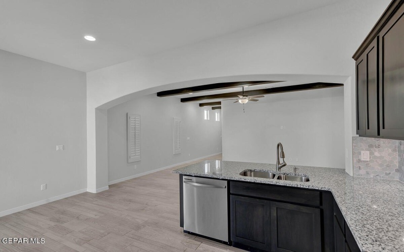 13882 Paseo Central Avenue, Horizon City, TX 79928, 3 Habitaciones Habitaciones , ,2 BañosBaños,Residential,En Venta,13882 Paseo Central Avenue,911620