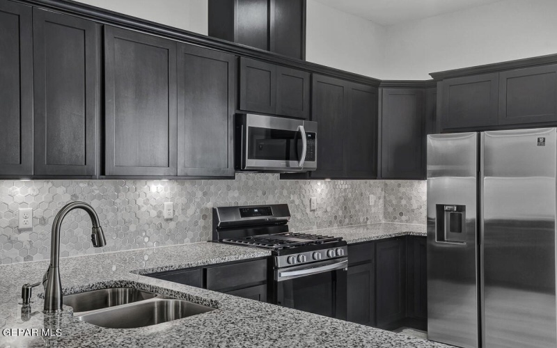 13882 Paseo Central Avenue, Horizon City, TX 79928, 3 Habitaciones Habitaciones , ,2 BañosBaños,Residential,En Venta,13882 Paseo Central Avenue,911620