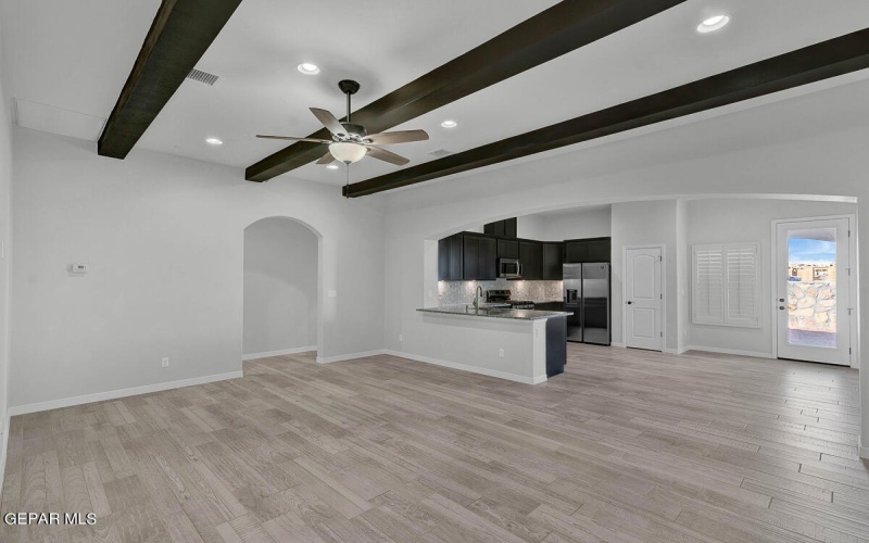 13882 Paseo Central Avenue, Horizon City, TX 79928, 3 Habitaciones Habitaciones , ,2 BañosBaños,Residential,En Venta,13882 Paseo Central Avenue,911620