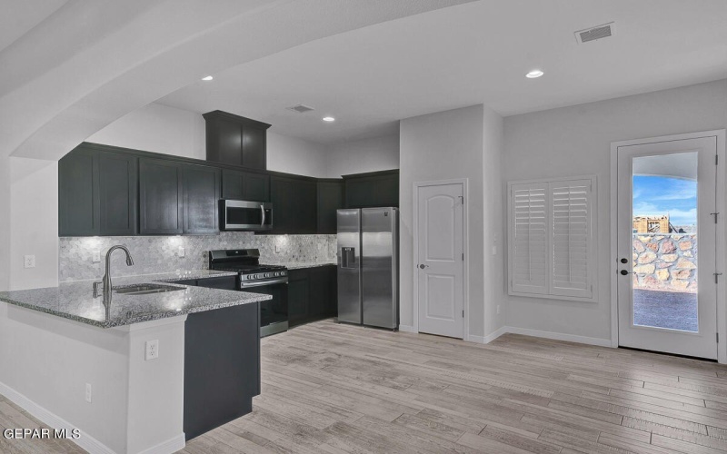 13882 Paseo Central Avenue, Horizon City, TX 79928, 3 Habitaciones Habitaciones , ,2 BañosBaños,Residential,En Venta,13882 Paseo Central Avenue,911620