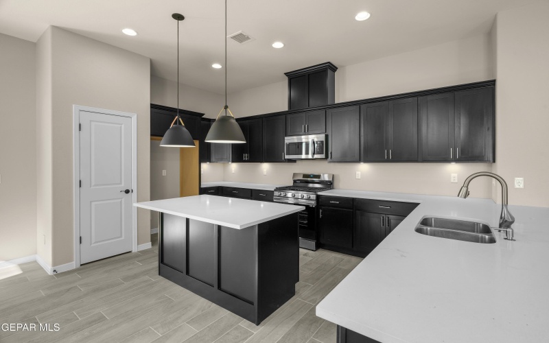 12705 Middlesbrough Avenue, Horizon City, TX 79928, 3 Bedrooms Bedrooms, ,3 BathroomsBathrooms,Residential,For Sale,12705 Middlesbrough Avenue,911630