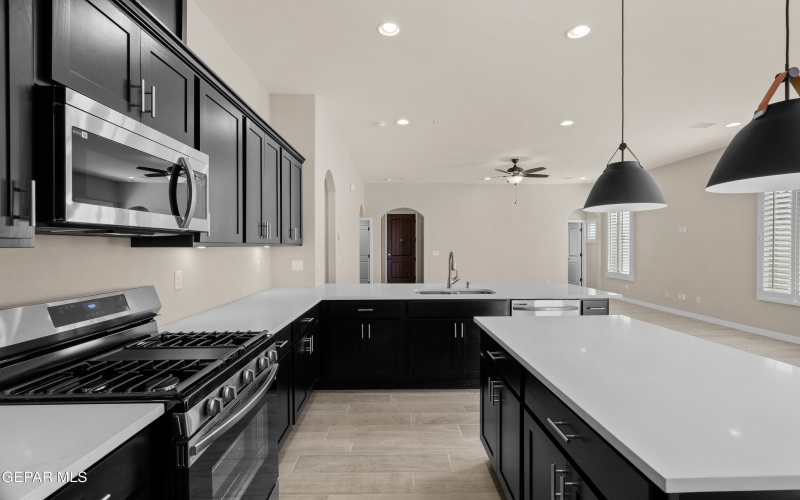 12705 Middlesbrough Avenue, Horizon City, TX 79928, 3 Bedrooms Bedrooms, ,3 BathroomsBathrooms,Residential,For Sale,12705 Middlesbrough Avenue,911630