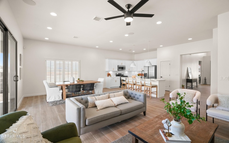 14956 Hill Ridge Court, El Paso, TX 79938, 4 Habitaciones Habitaciones , ,2 BañosBaños,Residential,En Venta,14956 Hill Ridge Court,911637