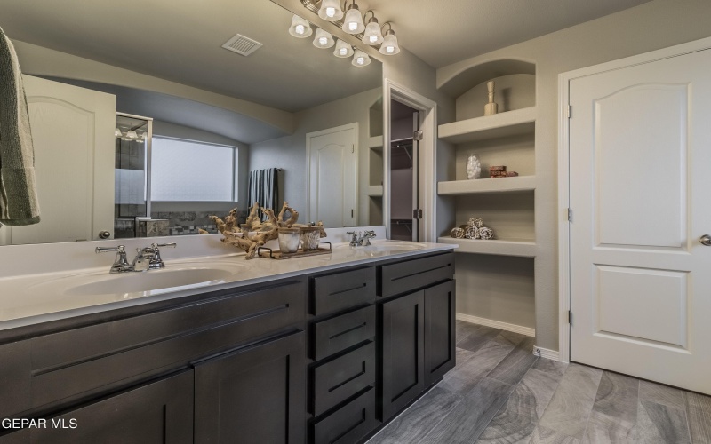 2224 Small Mountain Place, El Paso, TX 79911, 5 Bedrooms Bedrooms, ,3 BathroomsBathrooms,Residential,For Sale,2224 Small Mountain Place,911806