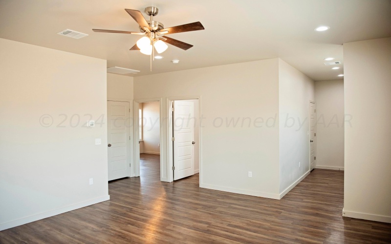 Hereford, TX 79045, 8 Bedrooms Bedrooms, ,5 BathroomsBathrooms,Residential,For Sale,24-7509