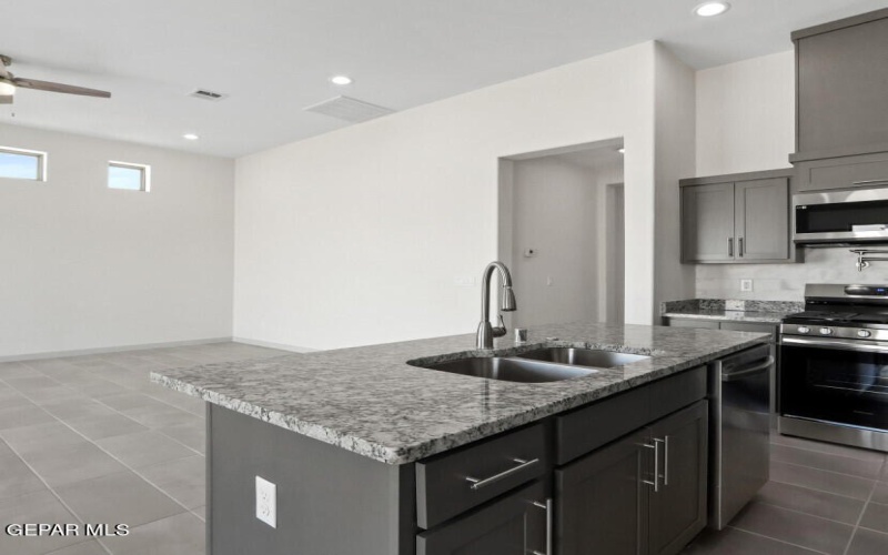 14581 John McNeely Avenue, El Paso, TX 79938, 4 Habitaciones Habitaciones , ,1 BañoBaños,Residential,En Venta,14581 John McNeely Avenue,911840