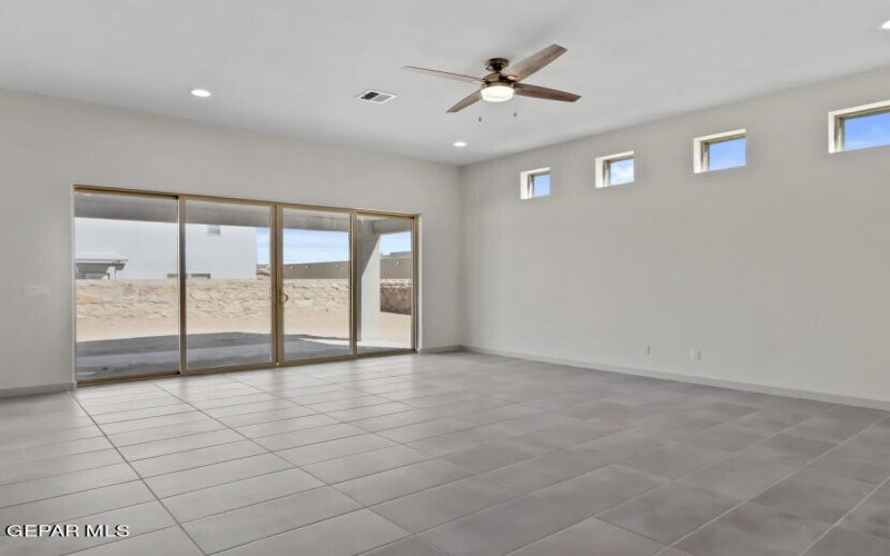 14581 John McNeely Avenue, El Paso, TX 79938, 4 Habitaciones Habitaciones , ,1 BañoBaños,Residential,En Venta,14581 John McNeely Avenue,911840