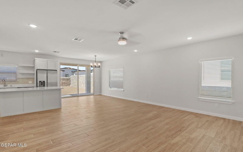 982 BARBARA AVE., Socorro, TX 79927, 3 Habitaciones Habitaciones , ,2 BañosBaños,Residential,En Venta,982 BARBARA AVE.,912474