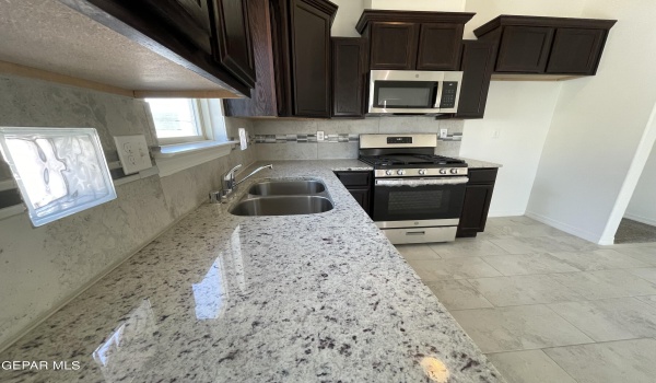 13067 Beccles Street, El Paso, TX 79928, 3 Habitaciones Habitaciones , ,2 BañosBaños,Residential,En Venta,13067 Beccles Street,908903