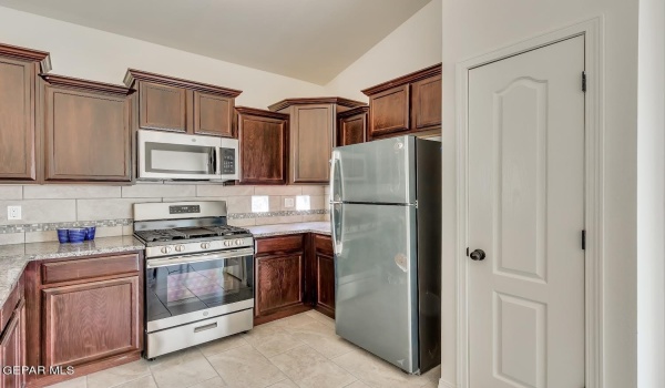 935 Follifoot Place, El Paso, TX 79928, 3 Bedrooms Bedrooms, ,2 BathroomsBathrooms,Residential,For Sale,935 Follifoot Place,909022