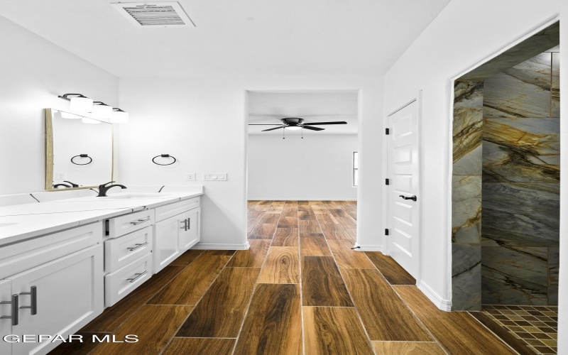 871 COUNTRY CLUB Road unit: 1A #1A, El Paso, TX 79932, 3 Bedrooms Bedrooms, ,2 BathroomsBathrooms,Residential Multi Family,For Sale,871 COUNTRY CLUB Road unit: 1A,909046