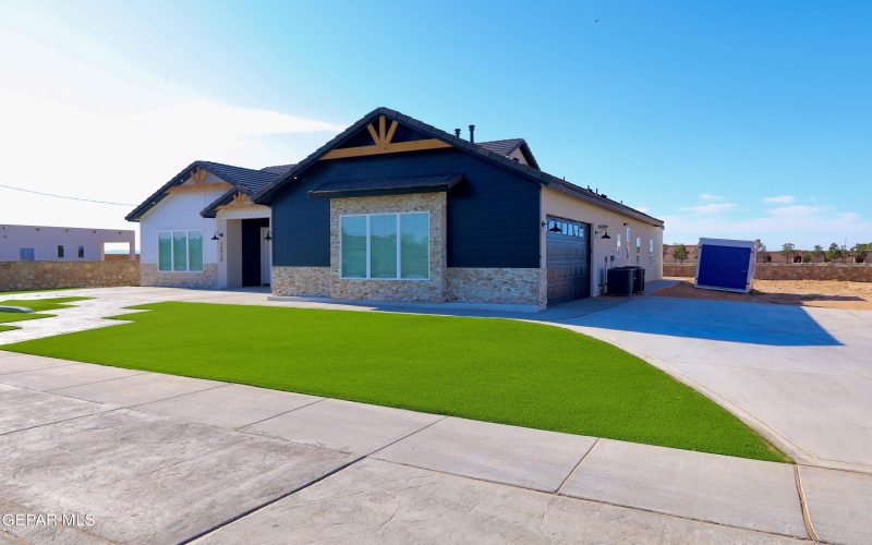 14930 Hinojos Ave, El Paso, TX 79938, 4 Bedrooms Bedrooms, ,3 BathroomsBathrooms,Residential,For Sale,14930 Hinojos Ave,909058