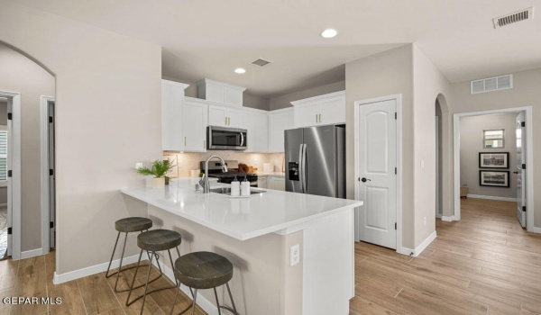 13098 Kington Avenue, El Paso, TX 79928, 3 Habitaciones Habitaciones , ,2 BañosBaños,Residential,En Venta,13098 Kington Avenue,909643