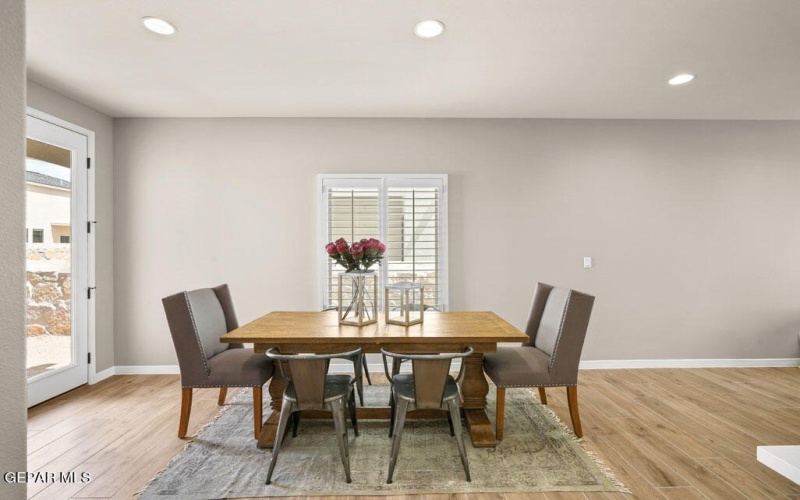 13098 Kington Avenue, El Paso, TX 79928, 3 Habitaciones Habitaciones , ,2 BañosBaños,Residential,En Venta,13098 Kington Avenue,909643