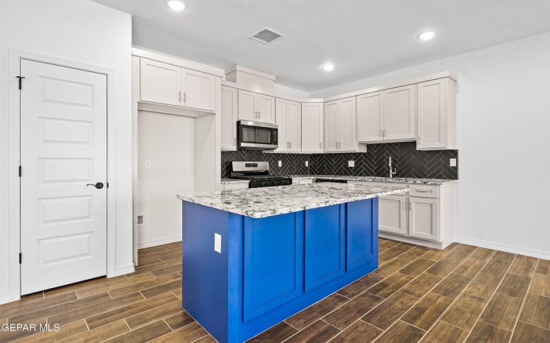 871 COUNTRY CLUB Road unit: 1C #1C, El Paso, TX 79932, 2 Bedrooms Bedrooms, ,2 BathroomsBathrooms,Residential Multi Family,For Sale,871 COUNTRY CLUB Road unit: 1C,910145