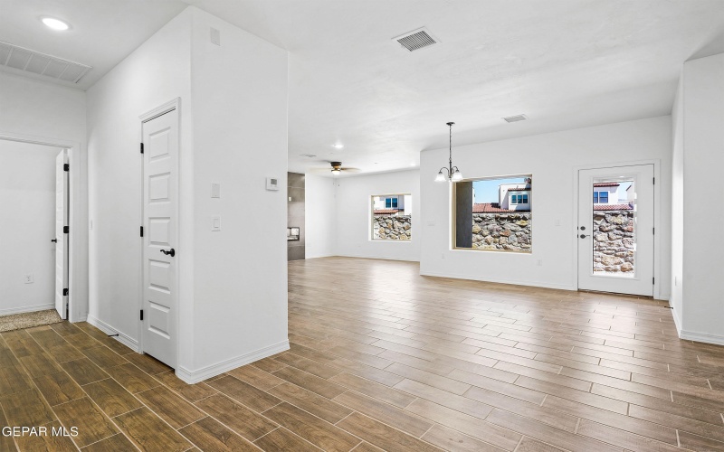 871 COUNTRY CLUB Road unit: 1C #1C, El Paso, TX 79932, 2 Bedrooms Bedrooms, ,2 BathroomsBathrooms,Residential Multi Family,For Sale,871 COUNTRY CLUB Road unit: 1C,910145