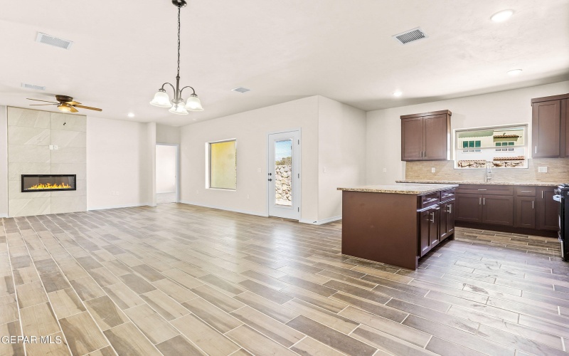 871 COUNTRY CLUB Road unit: 1D #1D, El Paso, TX 79932, 3 Bedrooms Bedrooms, ,2 BathroomsBathrooms,Residential Multi Family,For Sale,871 COUNTRY CLUB Road unit: 1D,910146