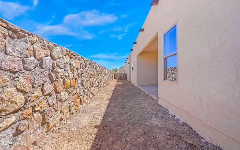 871 COUNTRY CLUB Road unit: 1D #1D, El Paso, TX 79932, 3 Bedrooms Bedrooms, ,2 BathroomsBathrooms,Residential Multi Family,For Sale,871 COUNTRY CLUB Road unit: 1D,910146