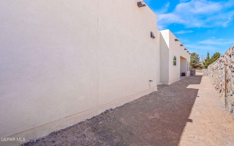 871 COUNTRY CLUB Road unit: 1D #1D, El Paso, TX 79932, 3 Bedrooms Bedrooms, ,2 BathroomsBathrooms,Residential Multi Family,For Sale,871 COUNTRY CLUB Road unit: 1D,910146