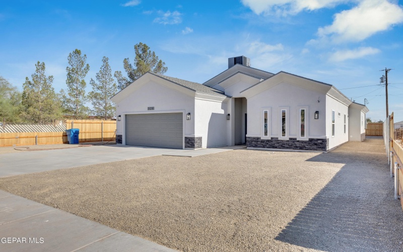 528 Telop Road, Socorro, TX 79927, 4 Bedrooms Bedrooms, ,2 BathroomsBathrooms,Residential,For Sale,528 Telop Road,910424