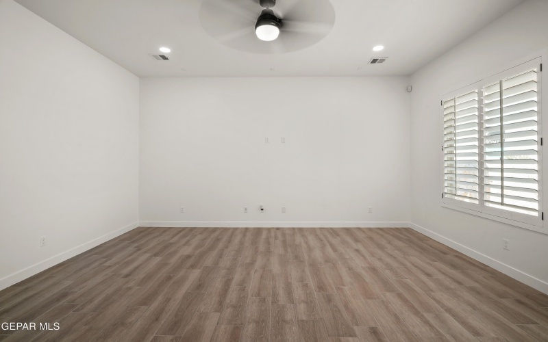 13988 Summer Valley Avenue, Horizon City, TX 79928, 3 Bedrooms Bedrooms, ,2 BathroomsBathrooms,Residential,For Sale,13988 Summer Valley Avenue,910455