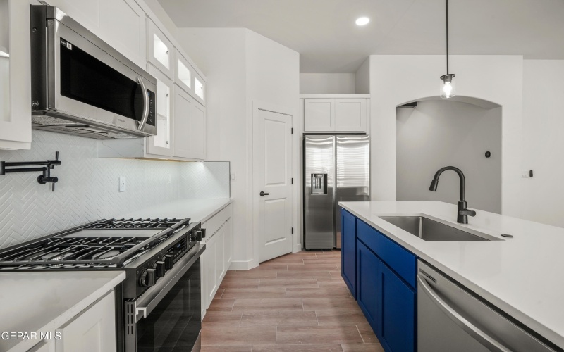 13988 Summer Valley Avenue, Horizon City, TX 79928, 3 Bedrooms Bedrooms, ,2 BathroomsBathrooms,Residential,For Sale,13988 Summer Valley Avenue,910455