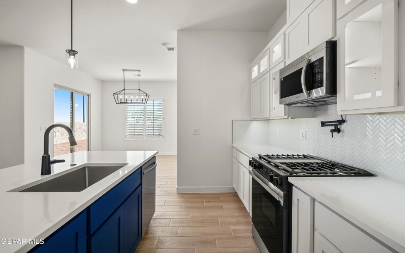 13988 Summer Valley Avenue, Horizon City, TX 79928, 3 Bedrooms Bedrooms, ,2 BathroomsBathrooms,Residential,For Sale,13988 Summer Valley Avenue,910455