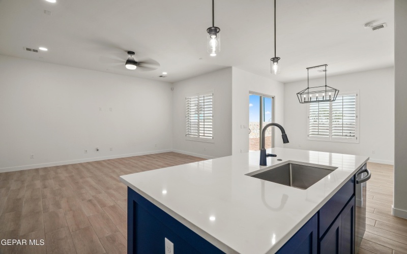 13988 Summer Valley Avenue, Horizon City, TX 79928, 3 Bedrooms Bedrooms, ,2 BathroomsBathrooms,Residential,For Sale,13988 Summer Valley Avenue,910455